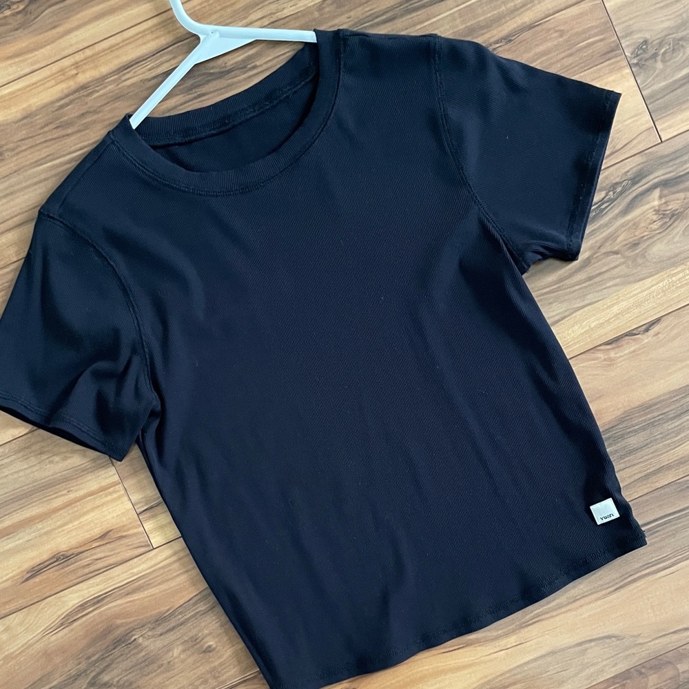 Vuori Black Women's Top tee shirt sleeve ribbed size L